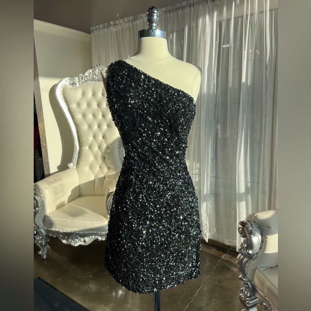 Sherri Hill black cocktail dress